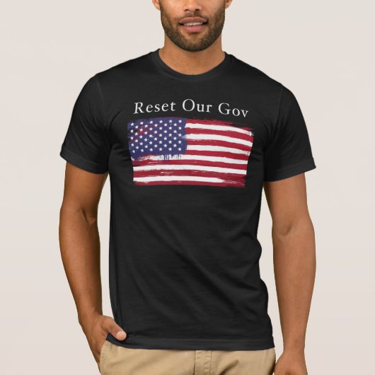 Schwarzer T - Shirt mit Flagge und zurückgestellt (Vorderseite)