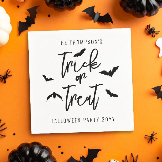 Schwarzer Trick oder behandeln Skript mit Fledermä Serviette