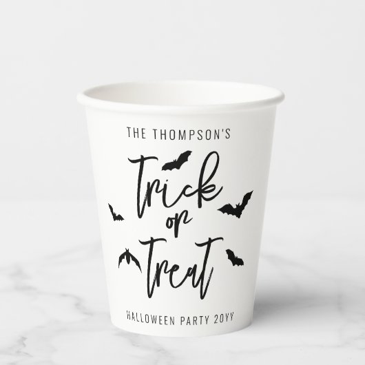 Schwarzer Trick oder Behandlung Typografie Flederm Pappbecher (Vorderseite)