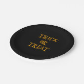 Schwarzer Trick oder Halloween Pappteller (Schrägansicht)