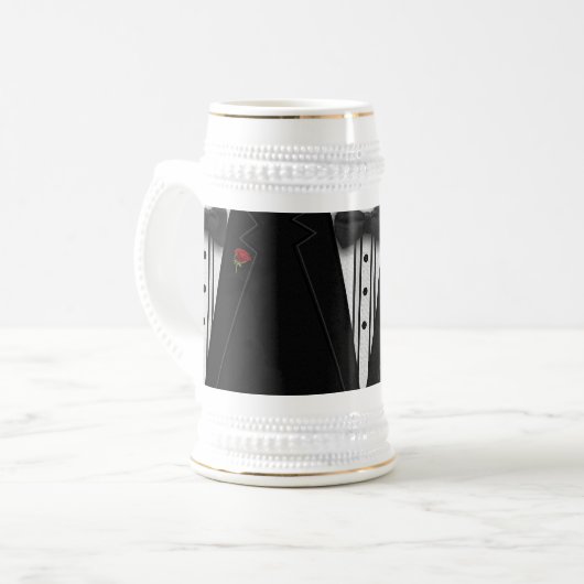 Schwarzer Tuxedo mit Bogen-Krawatte Bierglas (Vorderseite Links)