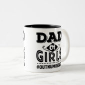 Schwarzer Typografie-Vater von Mädchen Ausstehend Zweifarbige Tasse (VorderseiteRechts)
