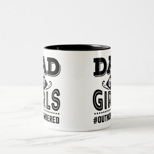 Schwarzer Typografie-Vater von Mädchen Ausstehend Zweifarbige Tasse (Mittel)