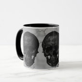 Schwarzer und Grauer Schädel Tasse (Vorderseite Links)