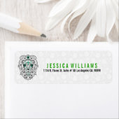 Schwarzer und grüner Löwenzucker auf Weiß (Insitu)