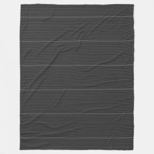 Schwarzer und karkochgrauer Pinstripe Fleecedecke