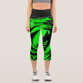 Schwarzer und neonfarbener Kalkgrün Capri Leggings (Vorderseite)
