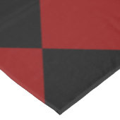 Schwarzer und roter Diamant-Schachbrett-Druck Tischdecke (Schrägansicht)