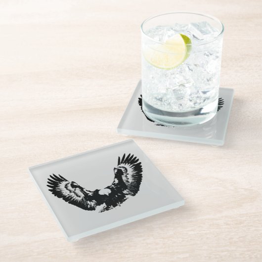 Schwarzer und weißer Adler Glasuntersetzer (Schrägansicht)