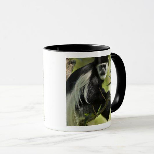 Schwarzer und weißer Colobus-Affe Tasse (VorderseiteRechts)