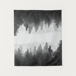 Schwarzer und weißer Nebelwald Wandteppich