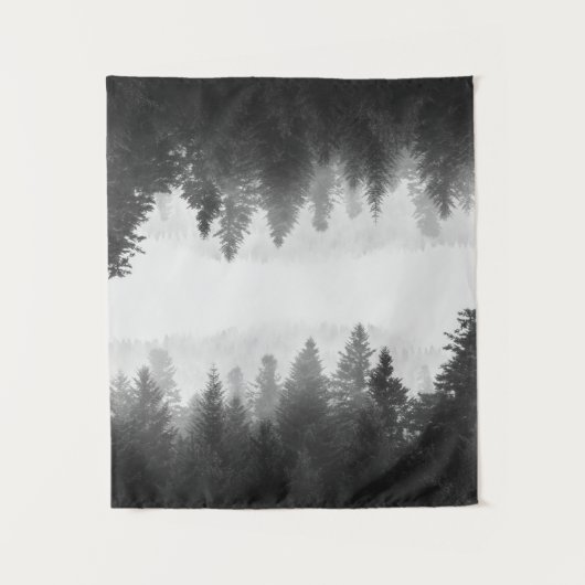 Schwarzer und weißer Nebelwald Wandteppich (Vorderseite)