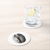 Schwarzer und weißer realistischer Kaffeebohnen-Bl Runder Pappuntersetzer (Vor Ort)