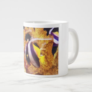Schwarzer und weißer Strickfisch Jumbo-Tasse