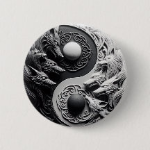 Schwarzer und weißer Wolf