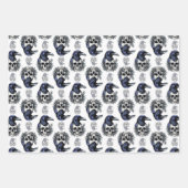 Schwarzer Vogel auf einem Skull-Goth-Muster Geschenkpapier Set (Vorderseite)