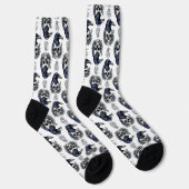 Schwarzer Vogel auf einem Skull-Goth-Muster Socken (Rechts)
