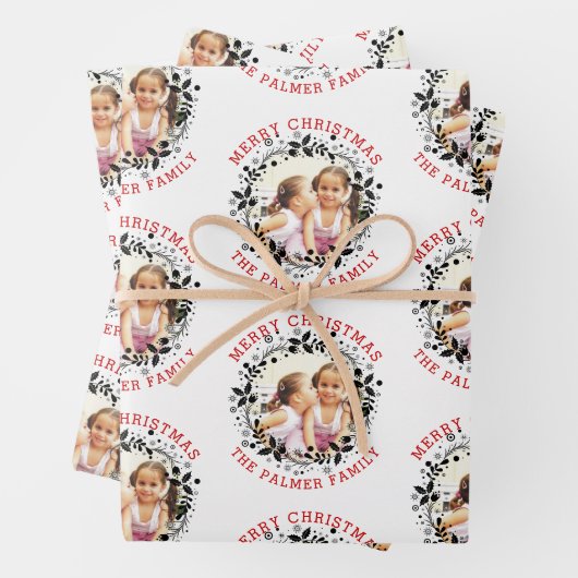 Schwarzer Weihnachtskranz, rotes, fröhliches Weihn Geschenkpapier Set (Beispiel)