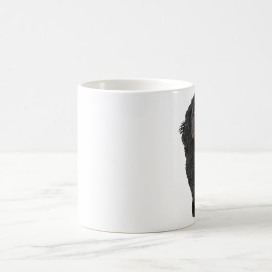 Schwarzer Welpe sucht Kaffeetasse (Mittel)