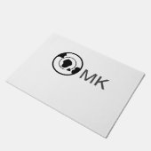 Schwarzer Weltkugel Name Monogramm Reisedetails hi Fußmatte (Schrägansicht)
