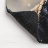Schwarzer Wolf im Snowy Mountains Mousepad (Ecke)