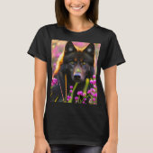 Schwarzer Wolf in rosa Blume T-Shirt (Vorderseite)