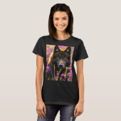 Schwarzer Wolf in rosa Blume T-Shirt (Vorne ganz)