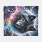 Schwarzer Wolf mit Blitz Fleecedecke (Vorderseite (Horizontal))