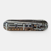 Schwarzer Zug Skateboard (Horizontal)