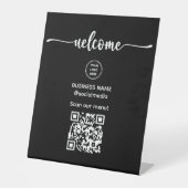 Schwarzes Begrüßungszeichen mit QR-Code für Menüsi Sockelschild (Vorderseite)