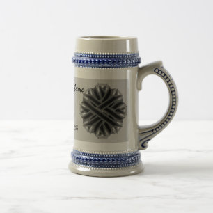 Schwarzes Blumenband Ribbon Tmpl von Kenneth Yonci Bierglas