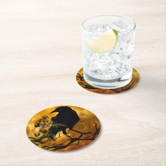 Schwarzes Crow Halloween Runder Pappuntersetzer (Vor Ort)