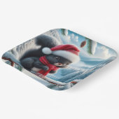 Schwarzes Eichhörnchen mit Weihnachtsmannmütze Pappteller (Gewinkelt)