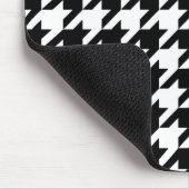 Schwarzes elegantes Hahnentrittmuster Mousepad (Ecke)