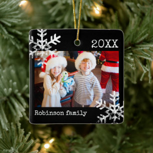 Schwarzes Familienfoto-Schneeflocken-Weihnachten Keramikornament