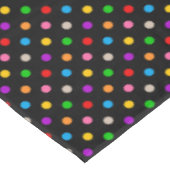 Schwarzes farbenfrohes Regenbogen-Punkte-Design  Tischdecke (Schrägansicht)