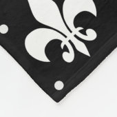 Schwarzes Fleur-de-lis-Muster Fleecedecke (Ecke)