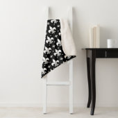 Schwarzes Fleur-de-lis-Muster Sherpadecke (Beispiel)
