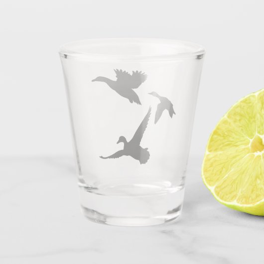 Schwarzes Fliegen duckt Silhouette Schnapsglas (Rückseite)