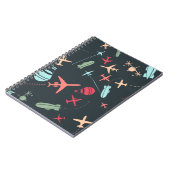 Schwarzes Flugzeug und Flugmuster Notizblock (Linke Seite)