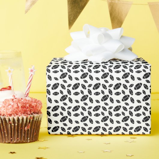 Schwarzes Fußballspiel Geschenkpapier (Geburtstagsparty)