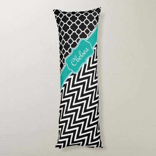 Schwarzes Gitter / Zickzack Muster Aquamariner Nam Seitenschläferkissen (Rückseite (Vertikal))