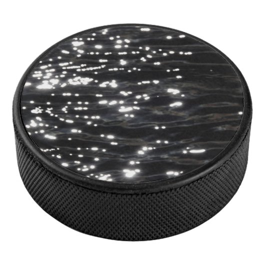 Schwarzes glitzerndes Wasser Eishockey Puck (3/4)