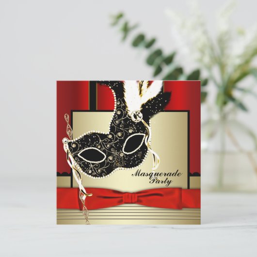 Schwarzes Gold Maske Rotes Schwarzes Party Einladung (Stehend Vorderseite)