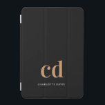 Schwarzes Gold Monogramm Initialen moderne elegant iPad Mini Hülle<br><div class="desc">Ein klassisch schicker schwarzer Hintergrund. Personalisieren Sie Ihre Monogramm-Initialen und Ihren Namen und fügen Sie sie hinzu. Golden-weiße Buchstaben. Modern,  trendig und einfach.</div>