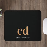 Schwarzes Gold Monogramm Initialen moderne elegant Mousepad<br><div class="desc">Ein klassisch schicker schwarzer Hintergrund. Personalisieren und fügen Sie Ihre Monogramm-Initialen mit goldenen Blockbuchstaben und Ihren Namen in weiß. Modern,  trendig und einfach.</div>
