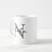 Schwarzes graues Monogramm Name Kaffeetasse (Vorderseite Links)