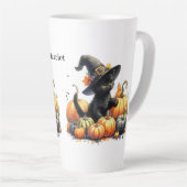 Schwarzes Halloween Kätzchen mit Kürbiskuits & Hex Milchtasse (Rechte Ecke)