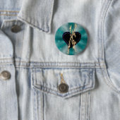 Schwarzes Herz mit Flasch und Sternen auf Regenbog Button (Beispiel)