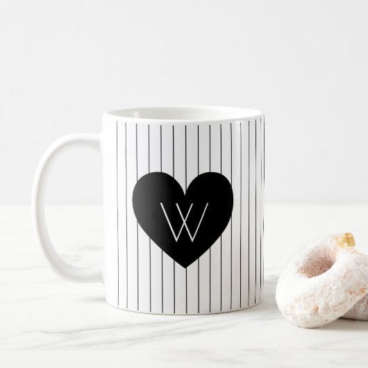 Schwarzes Herz mit Muster für vertikale Streifen Kaffeetasse (Mit Donut)